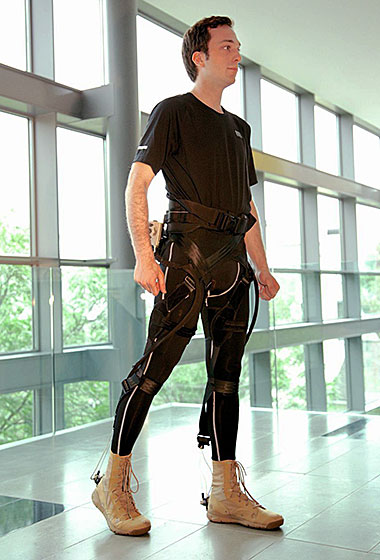 Illustration for article titled This Is What a Realistic Gundam Suit Will Be Like
